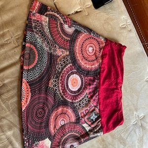 Cute patterned stretchy cotton blend mini skirt